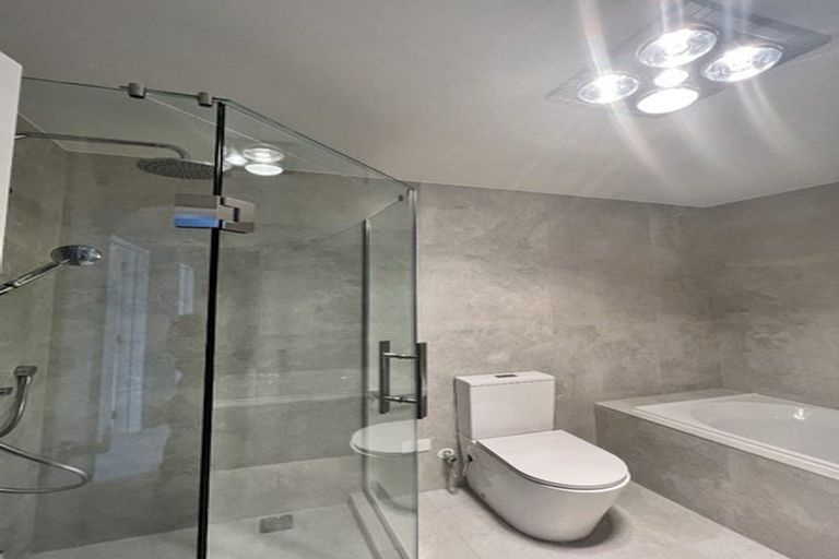 Photo of property in 5/11 Rengarenga Rise, Fairview Heights, Auckland, 0632