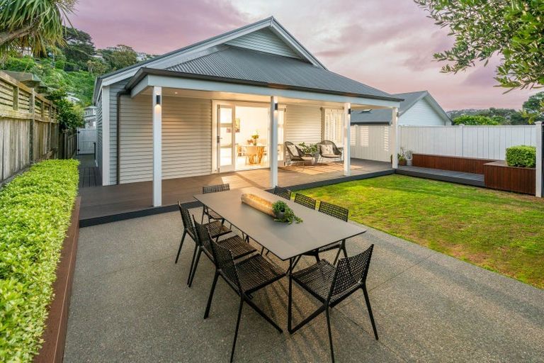 Photo of property in 23 Ferry Street, Seatoun, Wellington, 6022