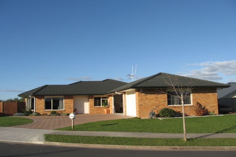 Photo of property in 1 Cherie Close, Rototuna, Hamilton, 3210