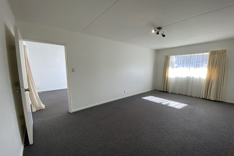 Photo of property in 2/7 Phillips Place, Havelock North, 4130