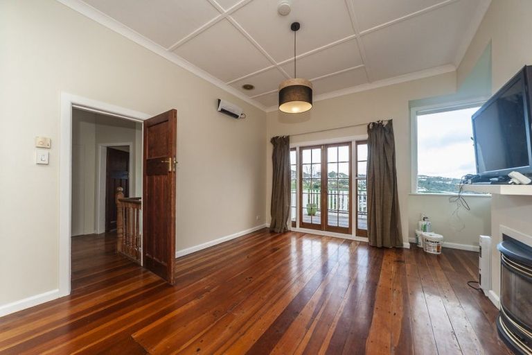 Photo of property in 196 Townsend Road, Miramar, Wellington, 6022