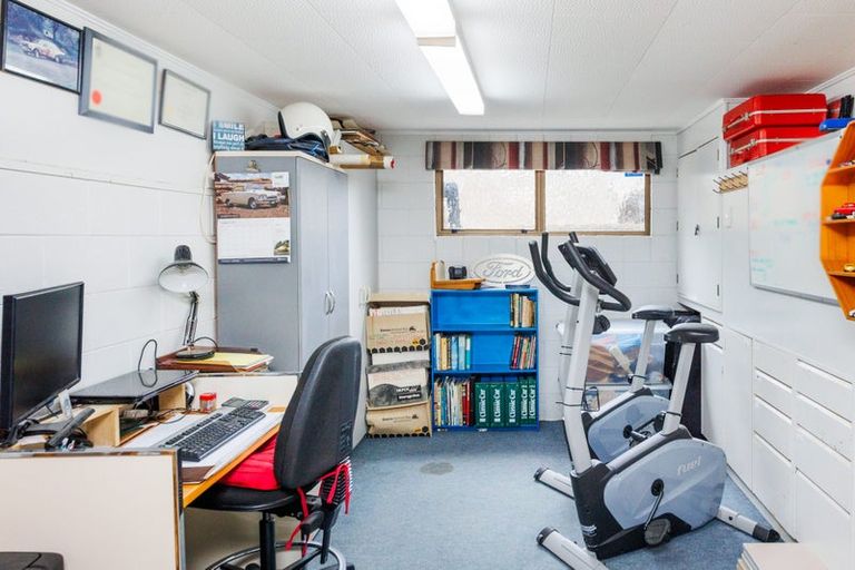 Photo of property in 69 Waterloo Crescent, Hokowhitu, Palmerston North, 4410