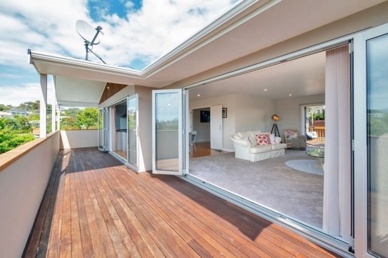 Photo of property in 7 Rossmore Terrace, Murrays Bay, Auckland, 0630