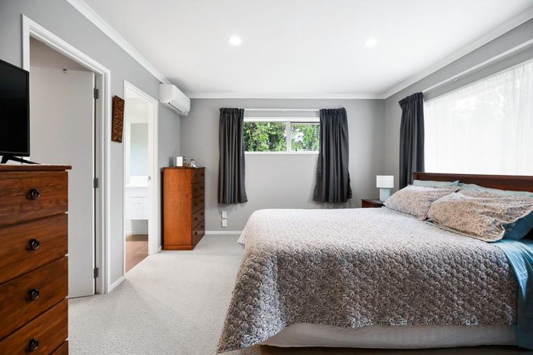 Photo of property in 19 Whitney Place, Rototuna North, Hamilton, 3210