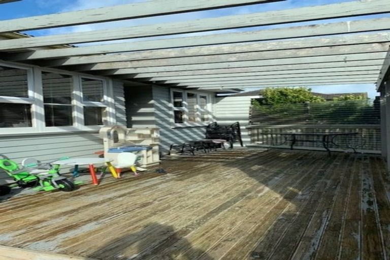 Photo of property in 9 Arimu Road, Papakura, 2110