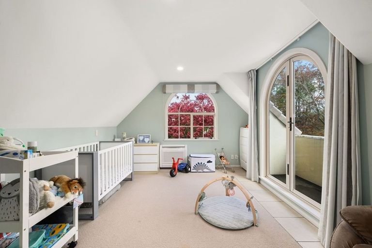 Photo of property in 6 Tupara Crescent, Kawaha Point, Rotorua, 3010