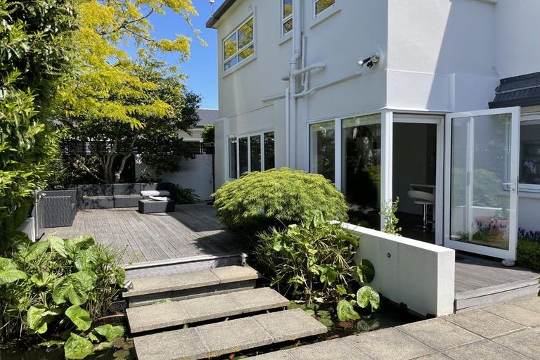 Photo of property in 16 Poynder Avenue, Merivale, Christchurch, 8014