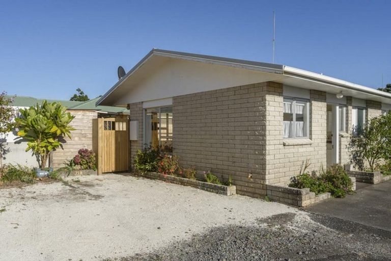 Photo of property in 23 Clemow Road, Fitzroy, New Plymouth, 4312