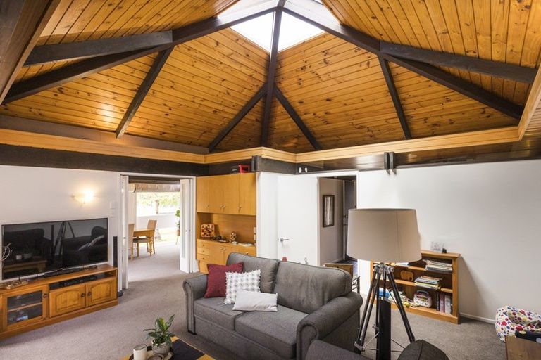 Photo of property in 11 Chilton Grove, Hokowhitu, Palmerston North, 4410