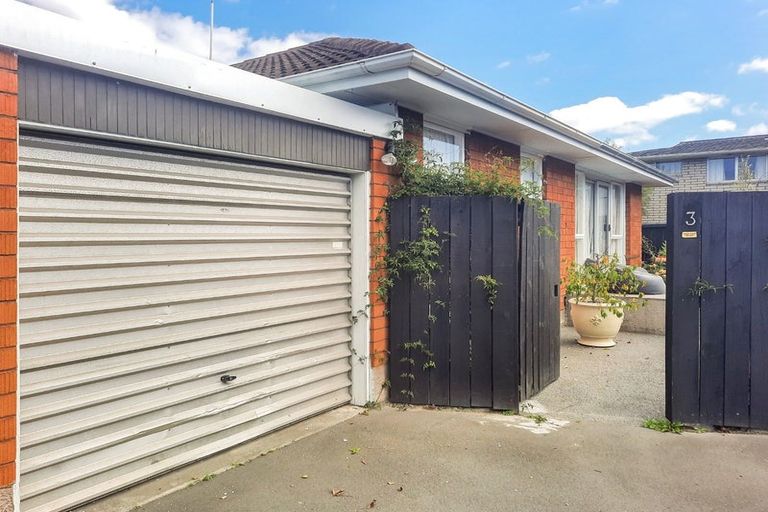 Photo of property in 1/3 Meadow Street, Papanui, Christchurch, 8052