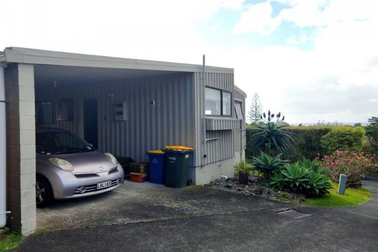 Photo of property in 1/48 Lemnos Place, Titirangi, Auckland, 0604