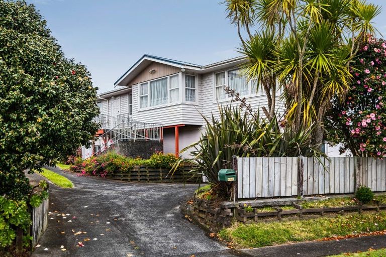 Photo of property in 18 Leon Place, Waitara, 4320