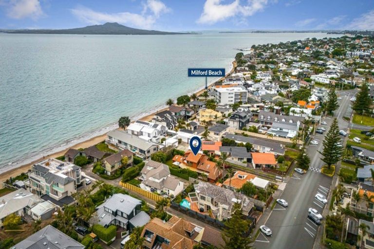 Photo of property in 1/25 Craig Road, Milford, Auckland, 0620