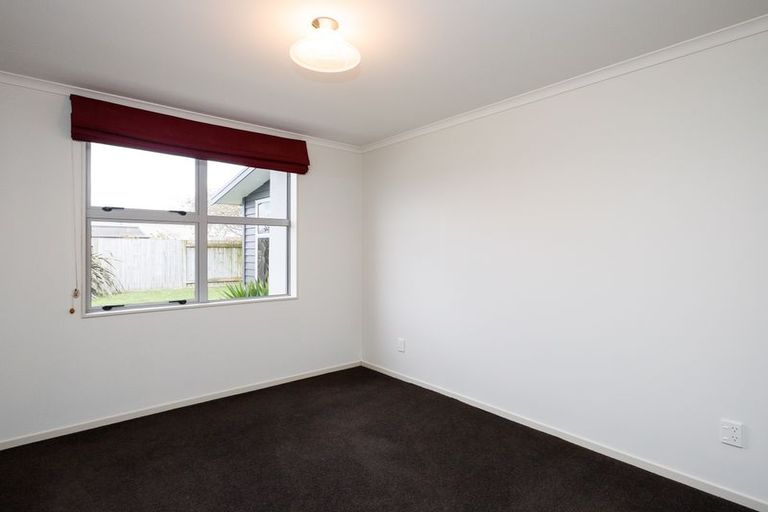 Photo of property in 28 Branigan Parade, Kelvin Grove, Palmerston North, 4414