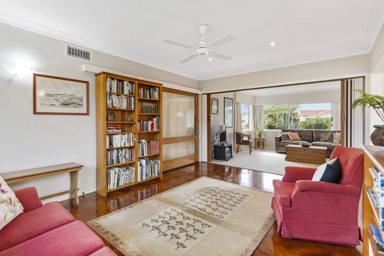 Photo of property in 21 Marywil Crescent, Hillcrest, Auckland, 0627