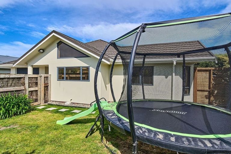 Photo of property in 59 Kapiti Crescent, Titahi Bay, Porirua, 5022