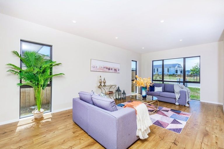 Photo of property in 4 Konoba Avenue, Kumeu, 0810