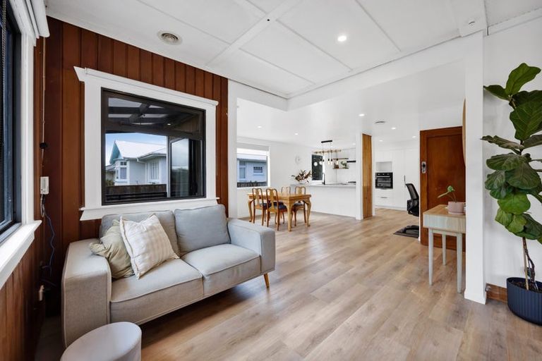 Photo of property in 15 Craig Street, Stratford, 4332