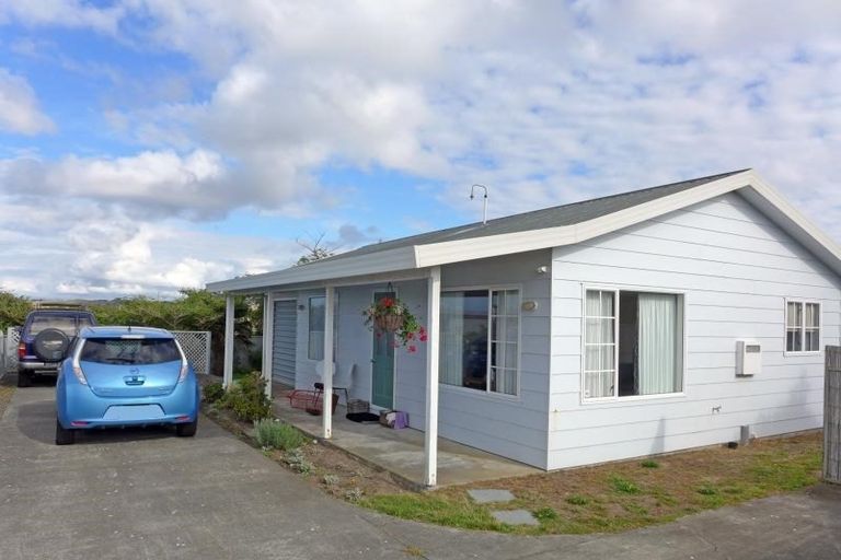 Photo of property in 2/64 The Esplanade, Westshore, Napier, 4110