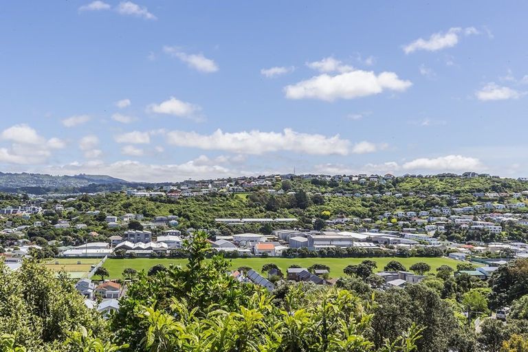 Photo of property in 13 Nevay Road, Miramar, Wellington, 6022