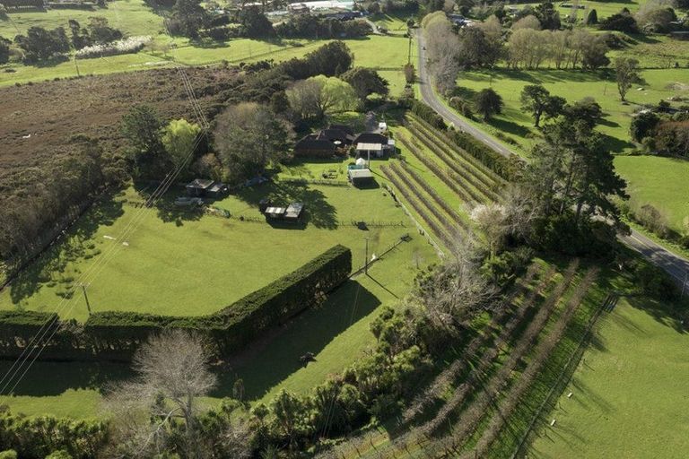 Photo of property in 119 Paekakariki Hill Road, Pauatahanui, Porirua, 5381