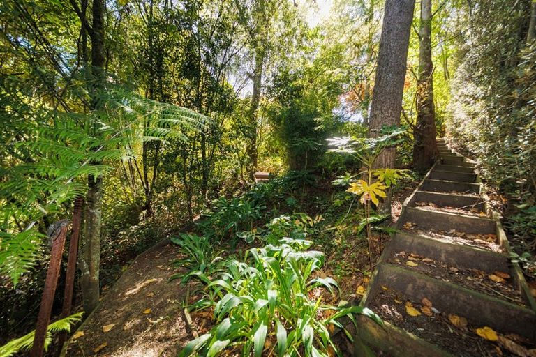 Photo of property in 24 La Lena Grove, Fitzherbert, Palmerston North, 4410