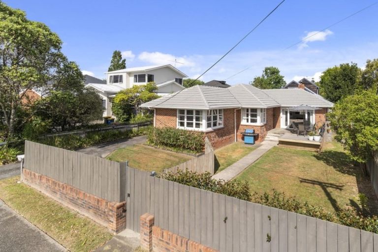 Photo of property in 46a Te Atatu Road, Te Atatu South, Auckland, 0610