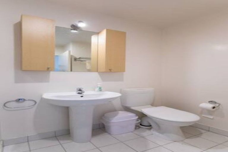 Photo of property in 5/3 Riverside Road, Orewa, 0931