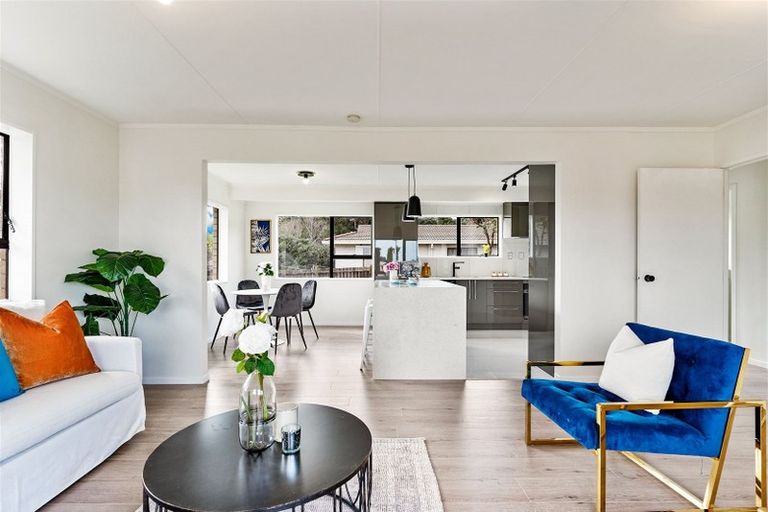 Photo of property in 1/12 Frobisher Way, Clendon Park, Auckland, 2103