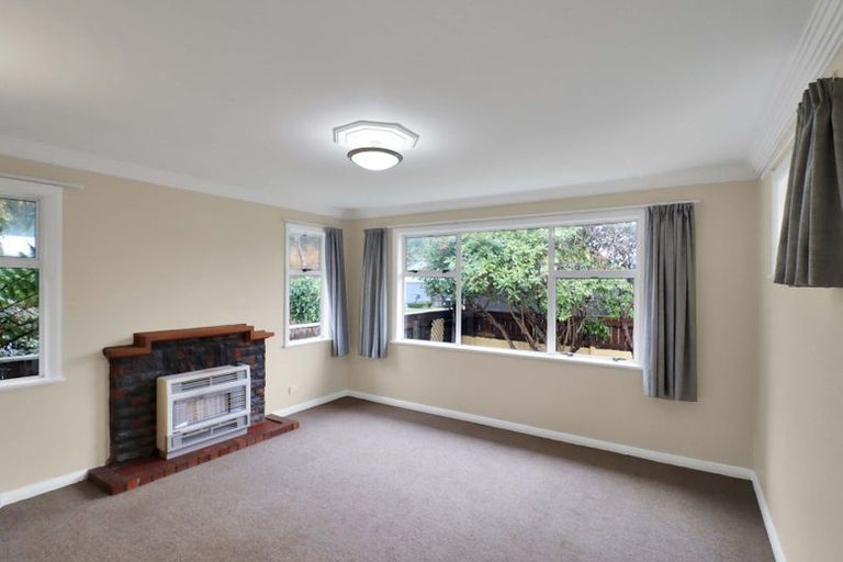 Photo of property in 39 Birdwood Road, Waterloo, Lower Hutt, 5011