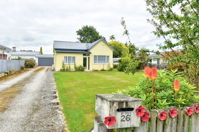 Photo of property in 26 Hunter Street, Edendale, 9825