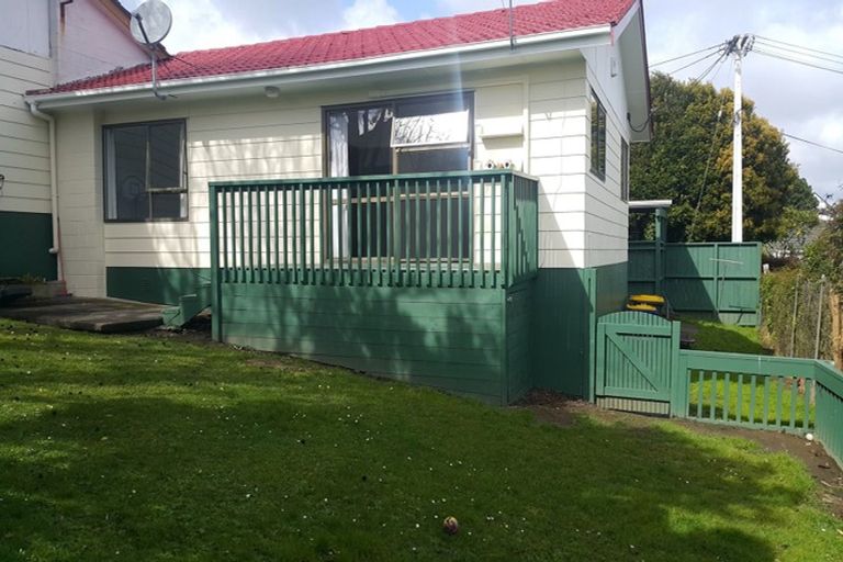 Photo of property in 4/448 Glenfield Road, Glenfield, Auckland, 0629