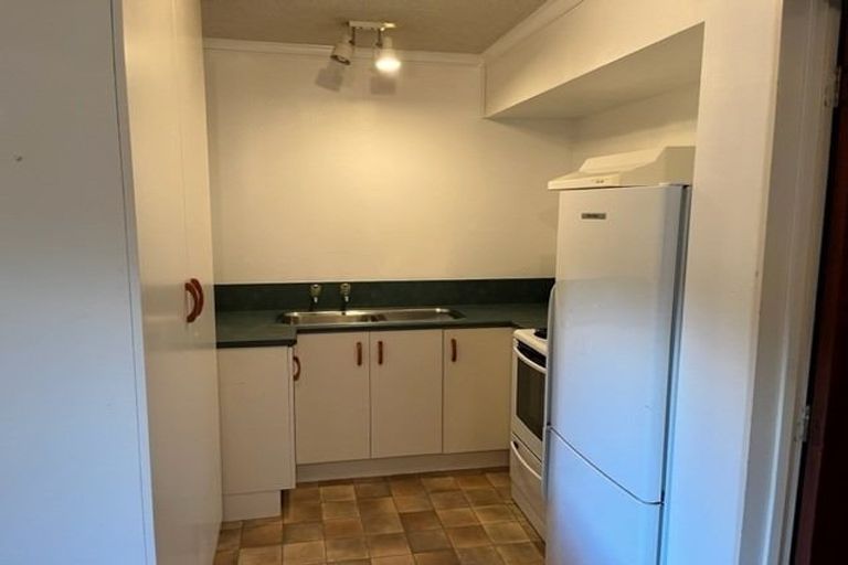 Photo of property in 4/2a Spencer Place, Merrilands, New Plymouth, 4312