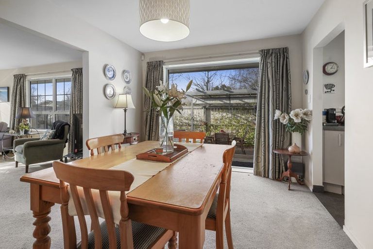 Photo of property in 1/15 Tudor Avenue, Ilam, Christchurch, 8041