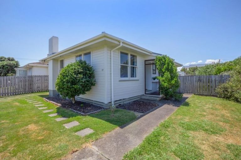 Photo of property in 87 Te Pene Avenue, Titahi Bay, Porirua, 5022