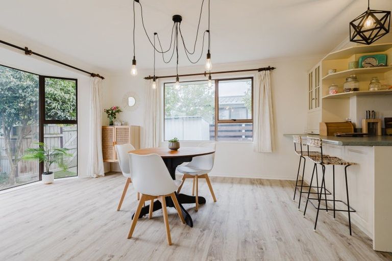 Photo of property in 43 Pencarrow Street, Highbury, Palmerston North, 4412