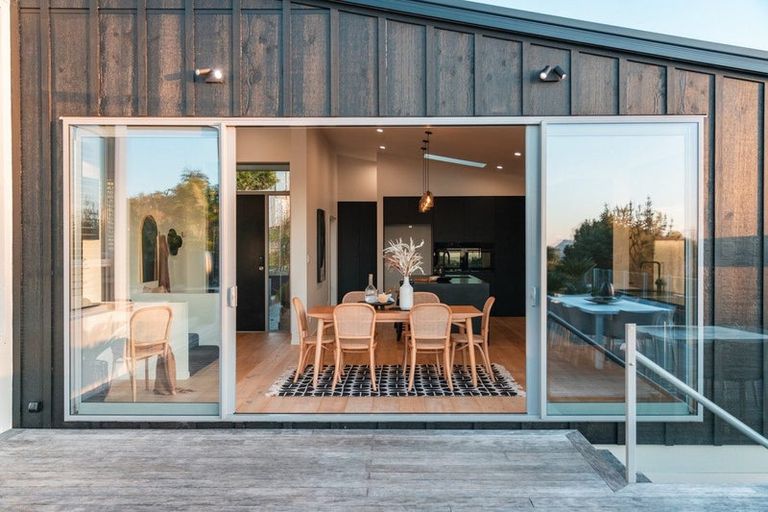 Photo of property in 38 Holcombrooke Lane, Welcome Bay, Tauranga, 3175