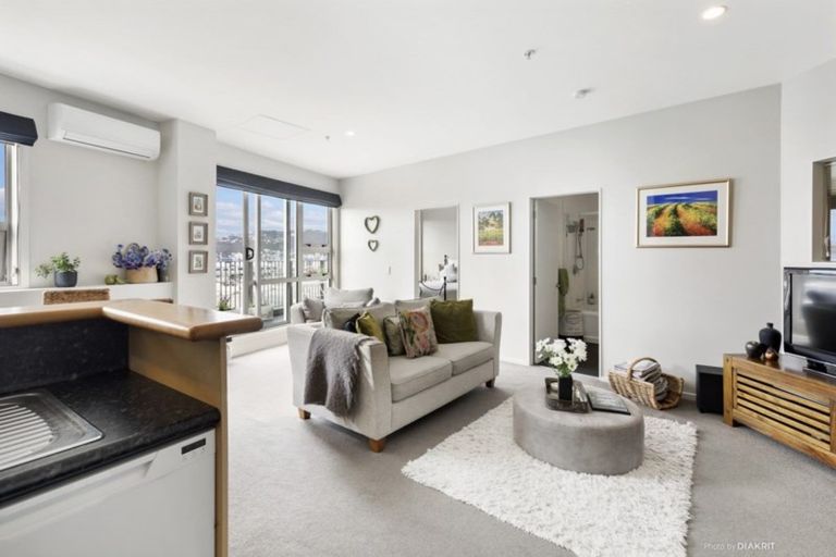 Photo of property in Stadium Garden Flats, 411/107 Thorndon Quay, Pipitea, Wellington, 6011