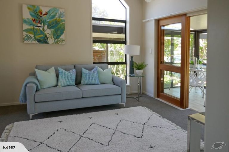 Photo of property in 3 Bellbird Place, Orewa, 0931