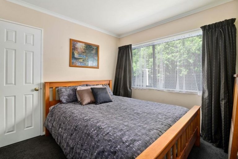Photo of property in 35 Hoyte Place, Pukehangi, Rotorua, 3015