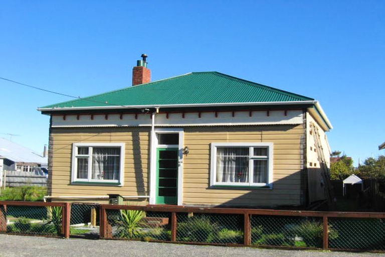 Photo of property in 104 Alexander Street, Greymouth, 7805
