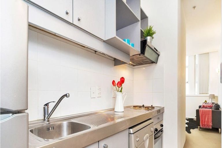 Photo of property in Guardian Apartments, 324/105 Queen Street, Auckland Central, Auckland, 1010