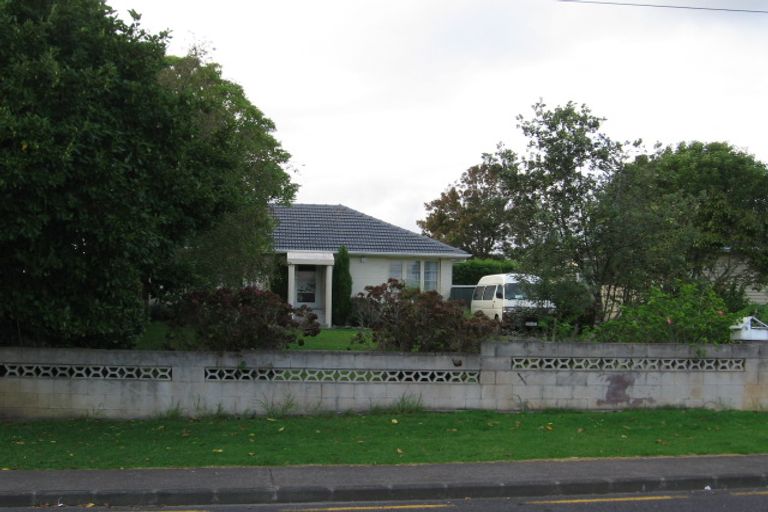 Photo of property in 5 Toru Street, Te Atatu Peninsula, Auckland, 0610