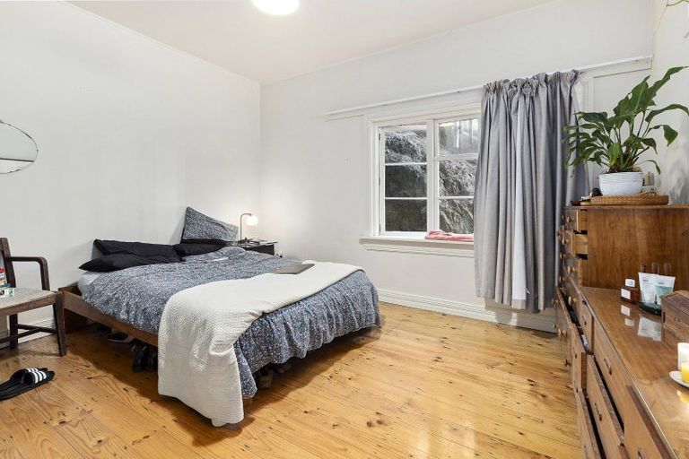 Photo of property in 35 Lawrence Street, Newtown, Wellington, 6021