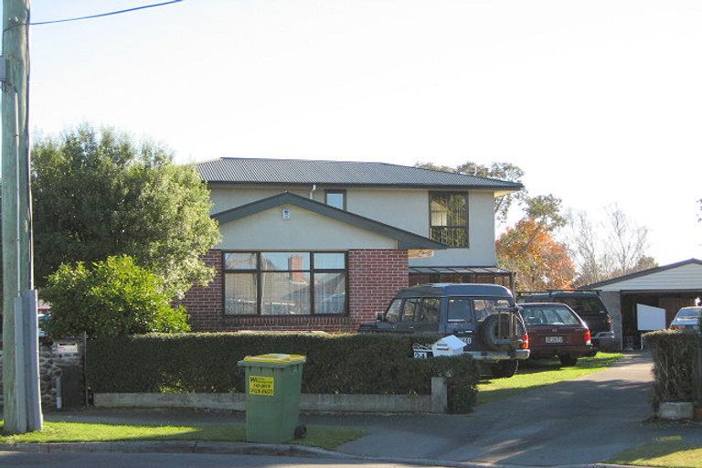 Photo of property in 24 Kinnaird Place, Hillmorton, Christchurch, 8025