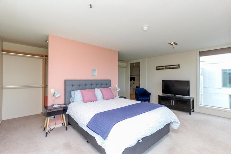 Photo of property in 22 Liardet Apartments, 501/22 Liardet Street, New Plymouth, 4310