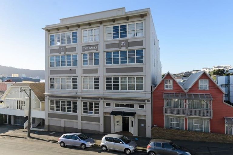 Photo of property in 1/37 Majoribanks Street, Mount Victoria, Wellington, 6011