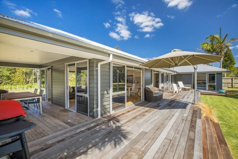 Photo of property in 71 Tangiteroria Lane, Pauanui, Hikuai, 3579