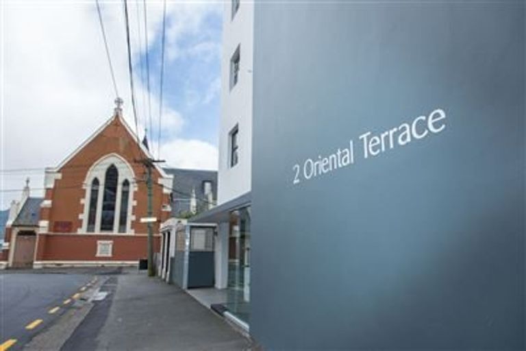 Photo of property in 3/2 Oriental Terrace, Mount Victoria, Wellington, 6011