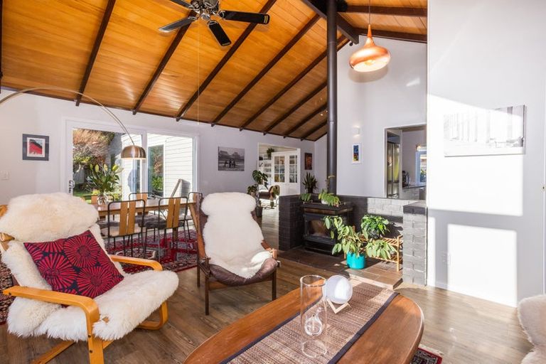 Photo of property in 13 Fleetwood Grove, Waikanae, 5036